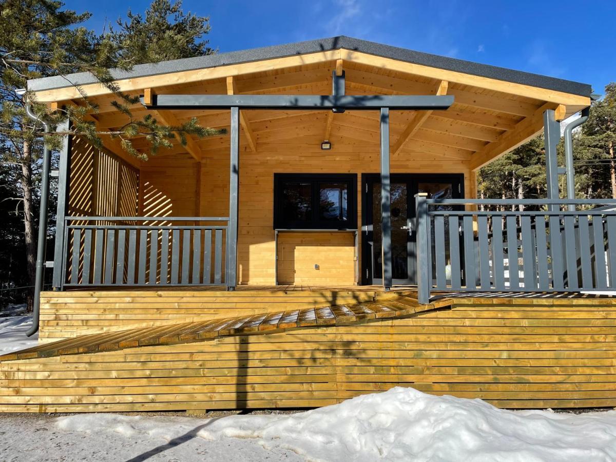 Parc Residentiel De Loisir : Le Loup Blanc Du Riou Hotel Barcelonnette Exterior foto