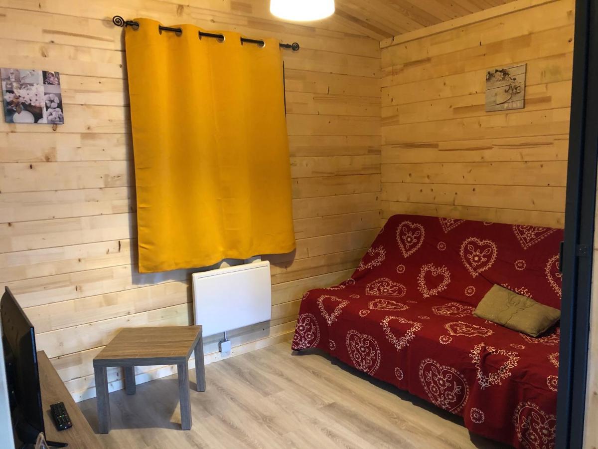 Parc Residentiel De Loisir : Le Loup Blanc Du Riou Hotel Barcelonnette Exterior foto