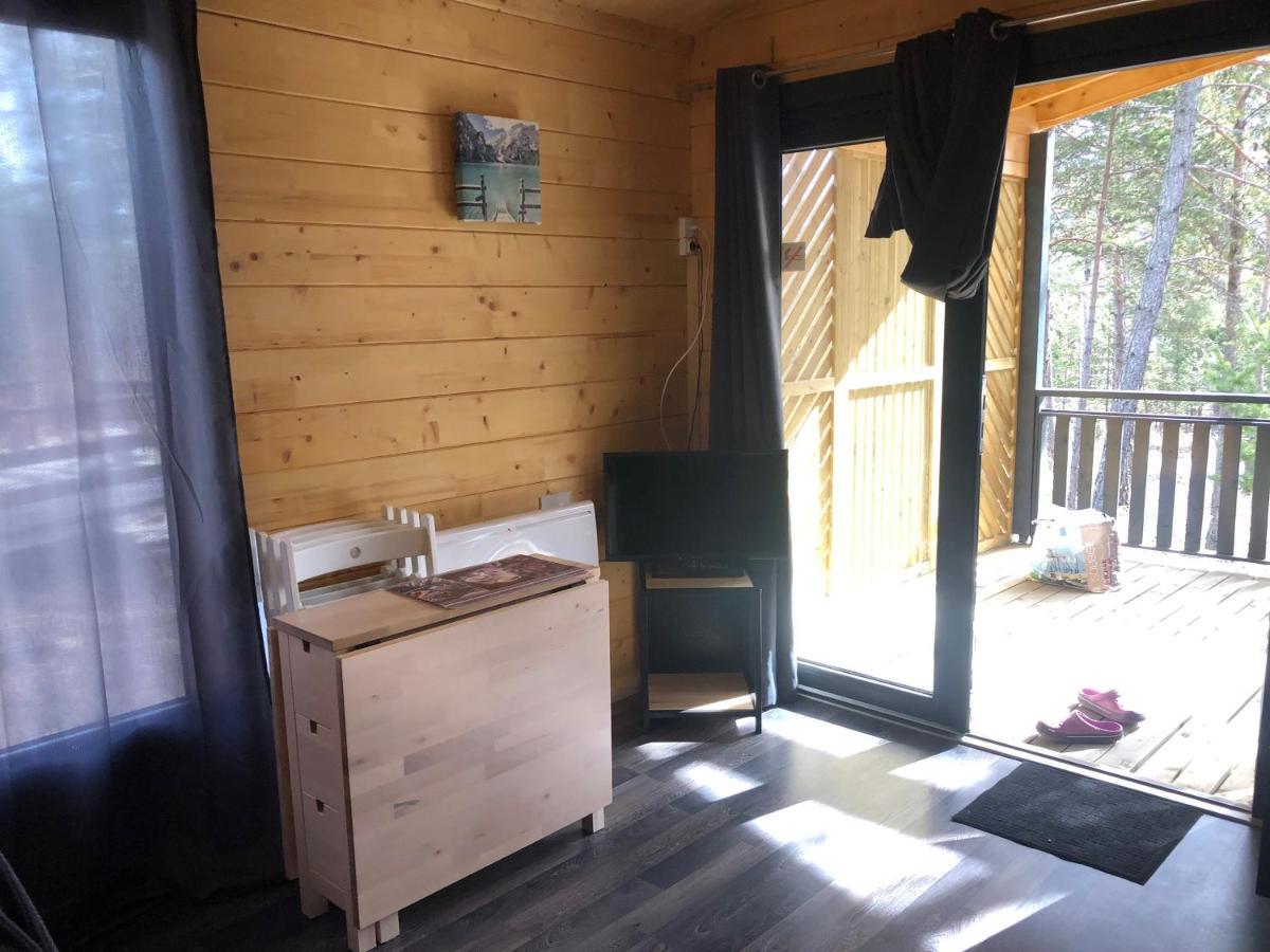Parc Residentiel De Loisir : Le Loup Blanc Du Riou Hotel Barcelonnette Exterior foto