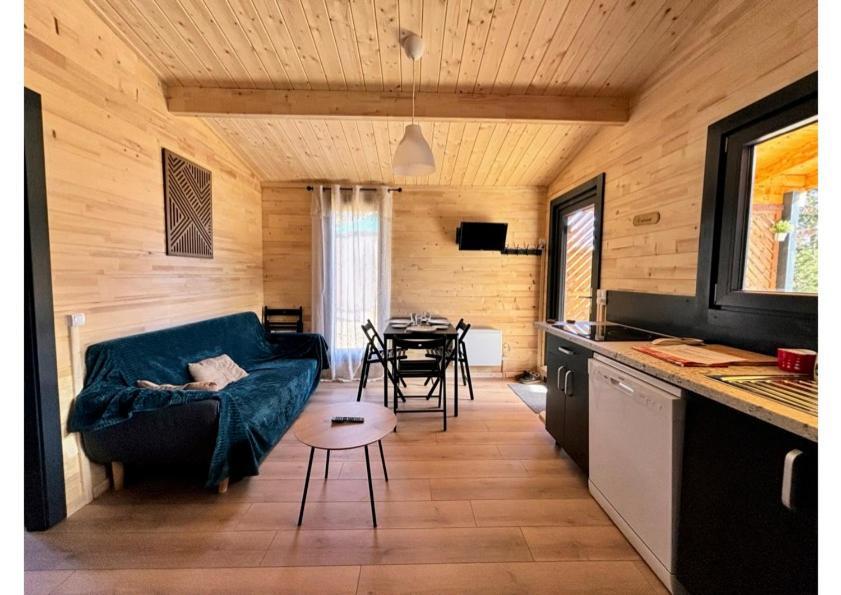 Parc Residentiel De Loisir : Le Loup Blanc Du Riou Hotel Barcelonnette Exterior foto