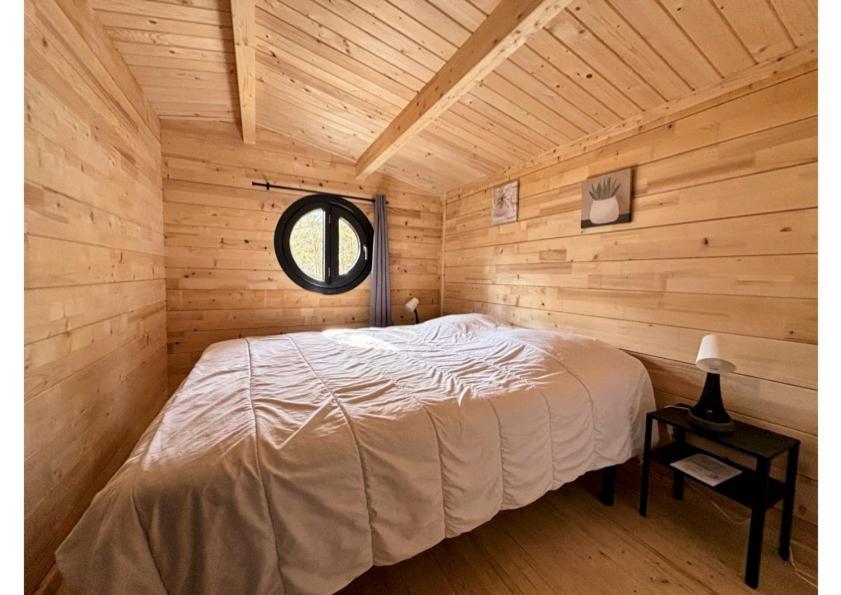 Parc Residentiel De Loisir : Le Loup Blanc Du Riou Hotel Barcelonnette Exterior foto
