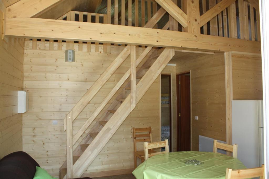 Parc Residentiel De Loisir : Le Loup Blanc Du Riou Hotel Barcelonnette Quarto foto